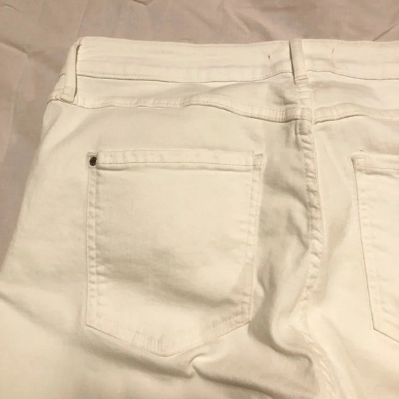 Guess High Rise Flare Distressed Jeans Size 32 White - Picture 15 of 16